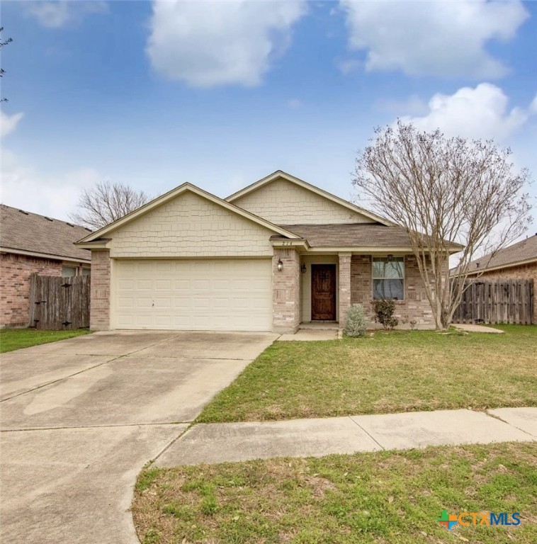 214 Yellowstone Drive Property Photo 1