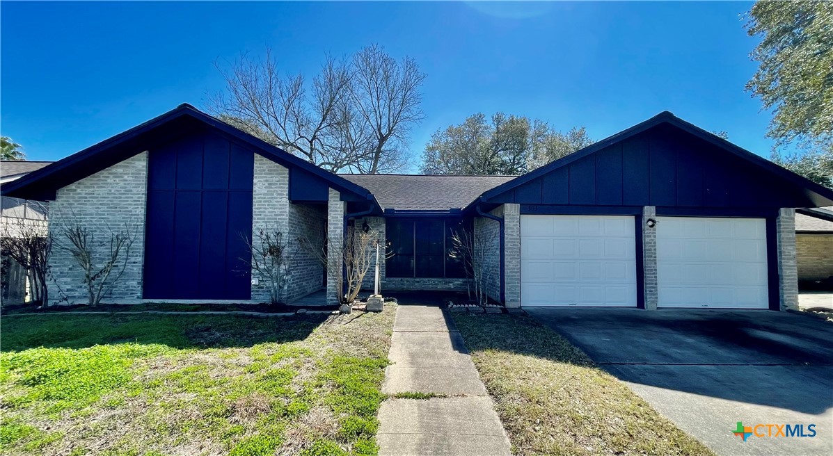 303 Laguna Drive Property Photo 1
