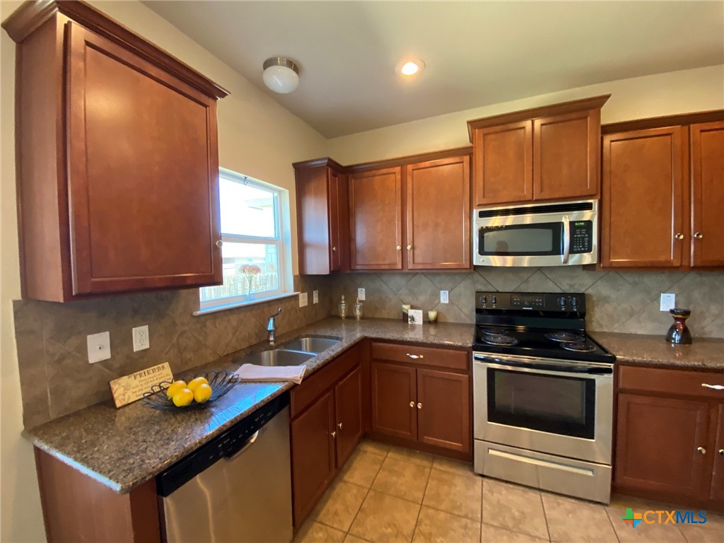 9602 Rogano Court Property Photo 10