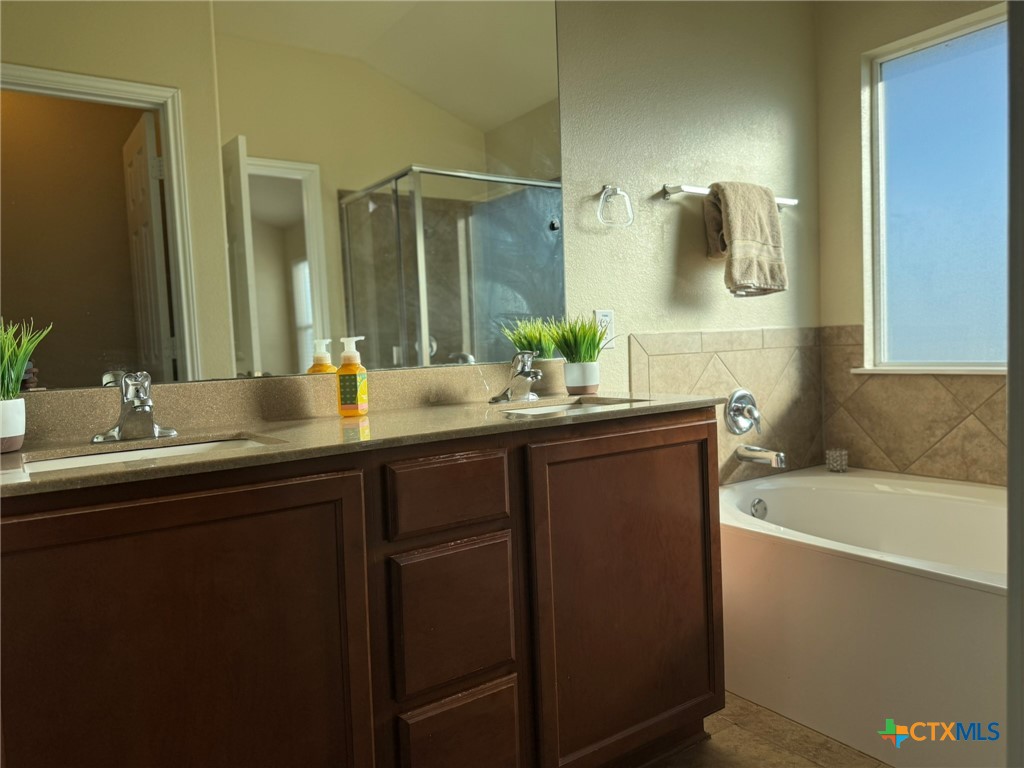 9602 Rogano Court Property Photo 37