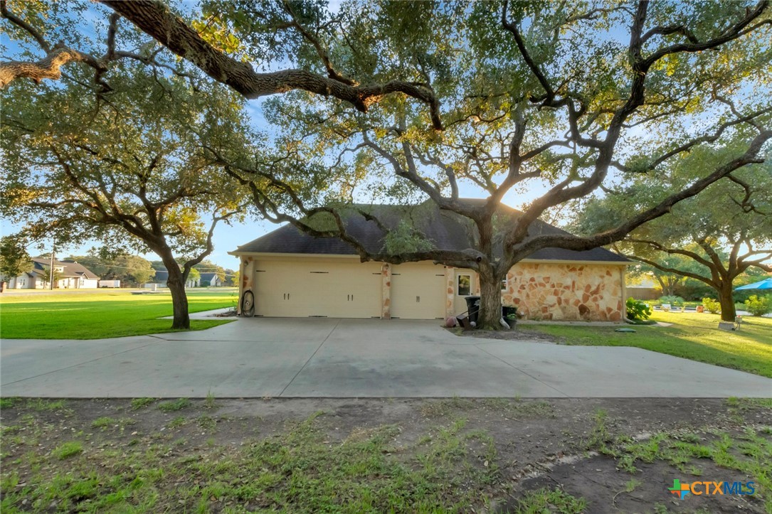 62 Grand Oak Drive Property Photo 4