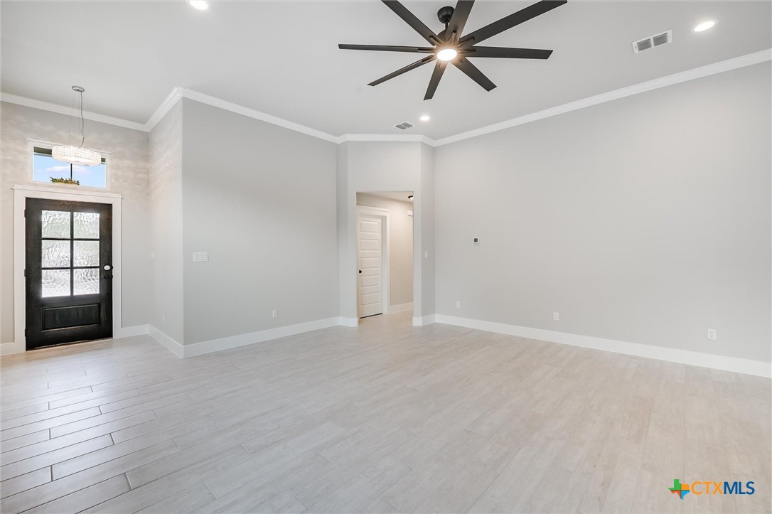 8 Lakewood Circle Property Photo 5