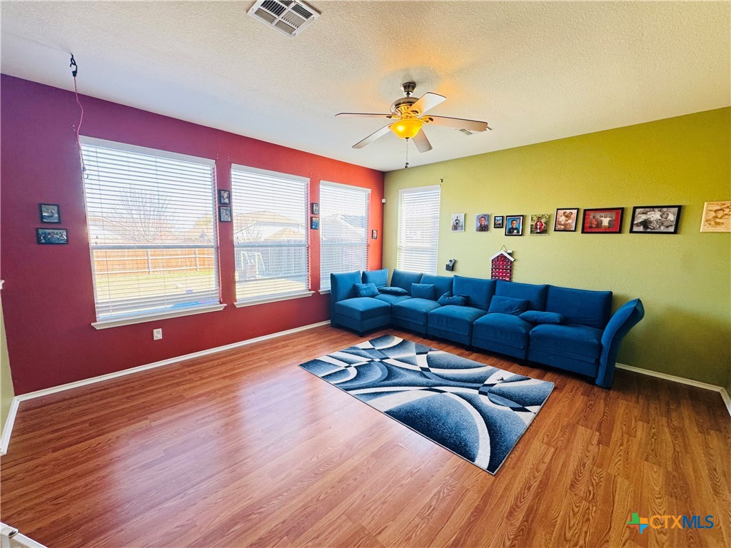 4503 Golden Gate Drive Property Photo 7