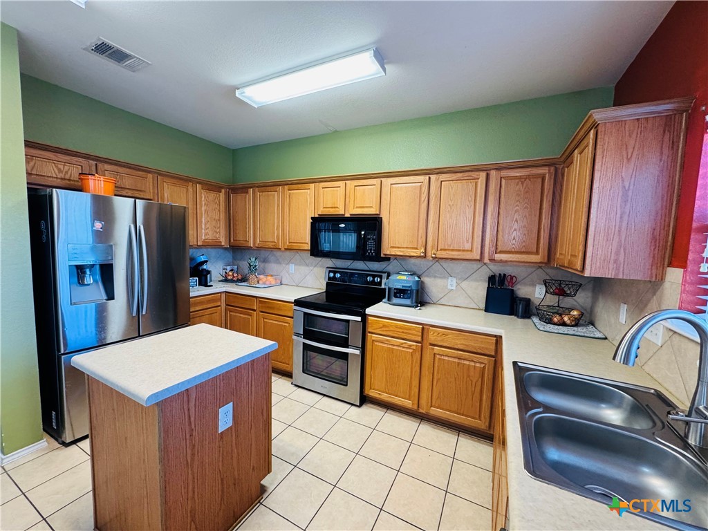 4503 Golden Gate Drive Property Photo 11