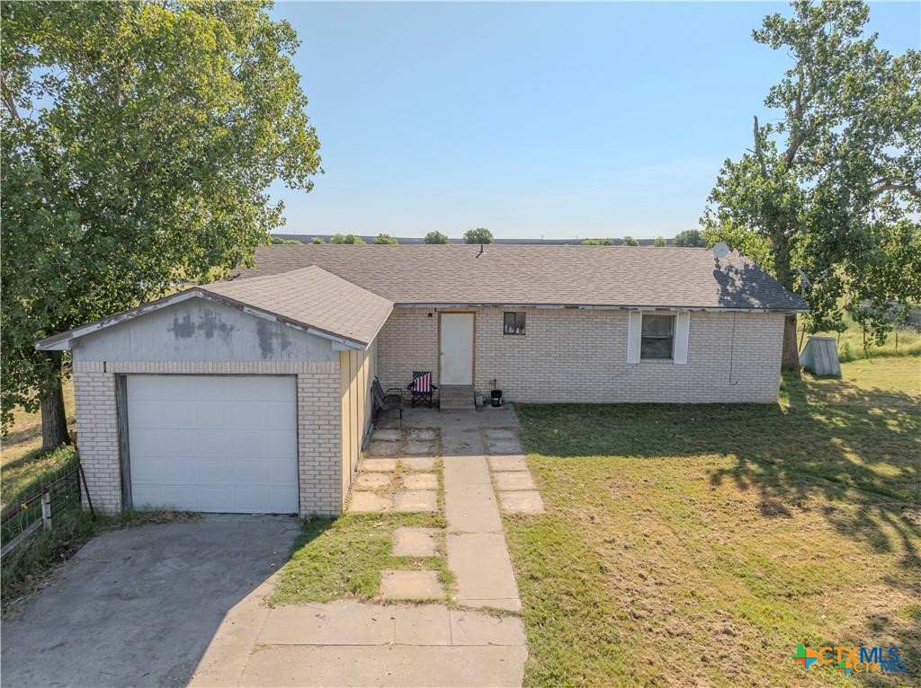 9796 E Us Highway 190 Property Photo