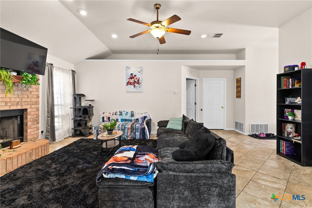 4201 Capri Drive Property Photo 6