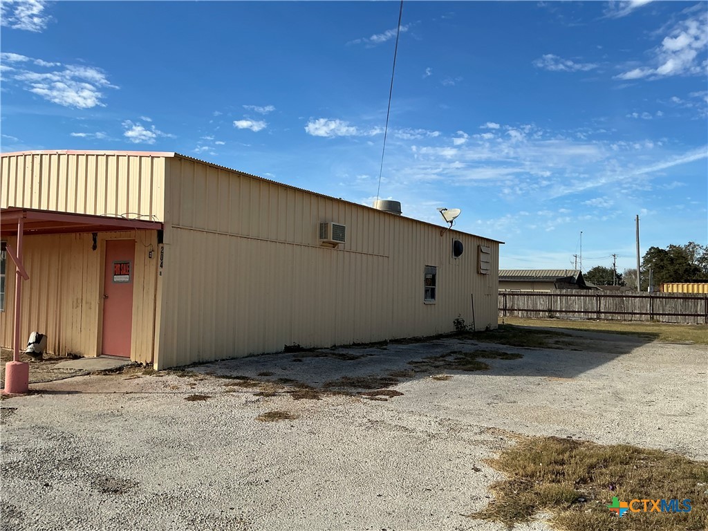 204 E Central Avenue Property Photo 11