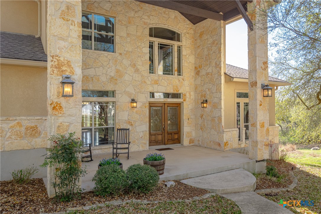 451 Winding View Property Photo 3