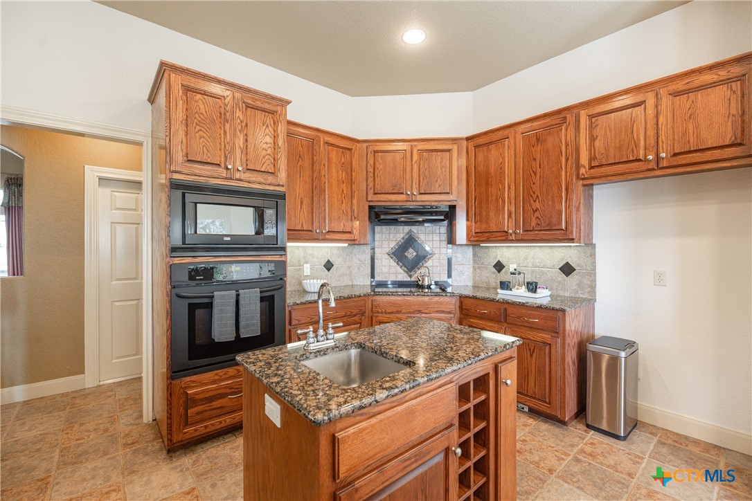 451 Winding View Property Photo 5