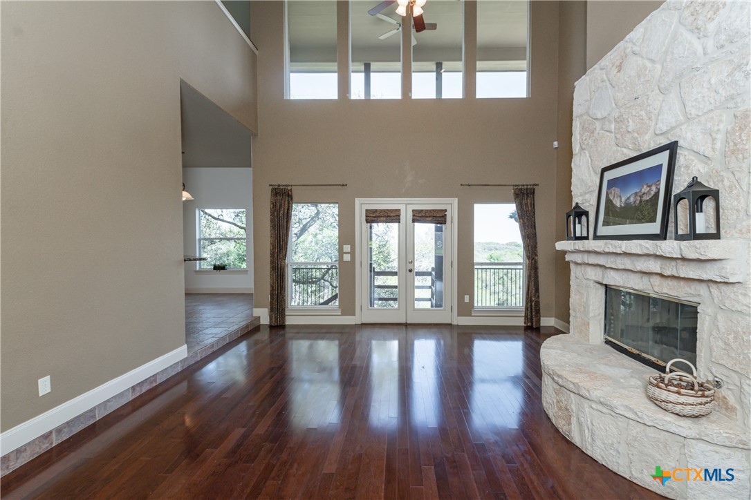 451 Winding View Property Photo 8
