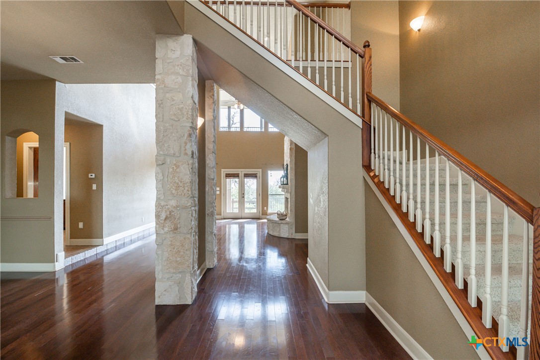 451 Winding View Property Photo 11