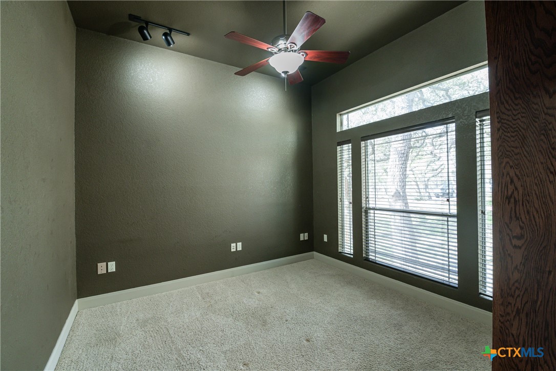 451 Winding View Property Photo 16