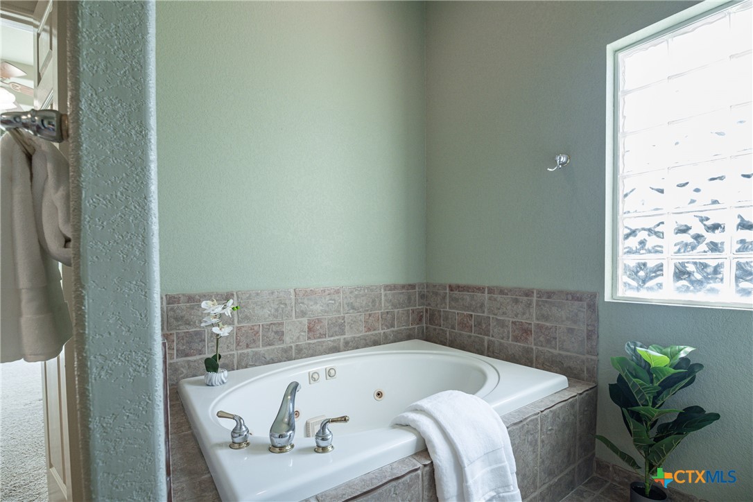 451 Winding View Property Photo 24