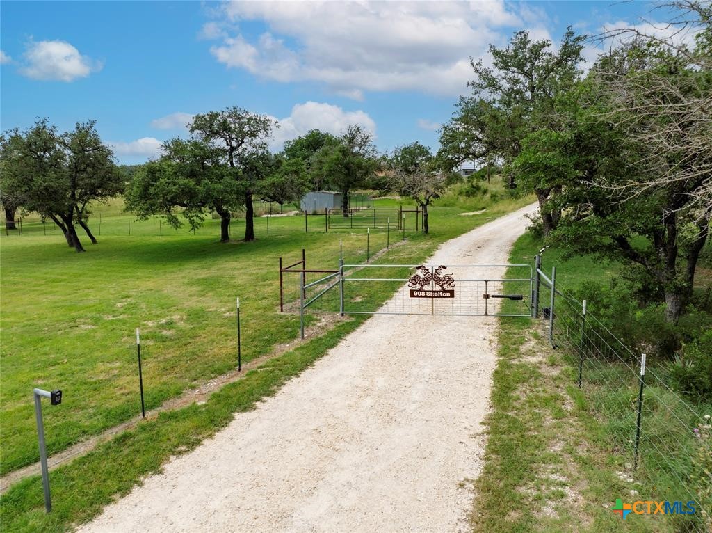 908 Spring Creek Road Property Photo 1