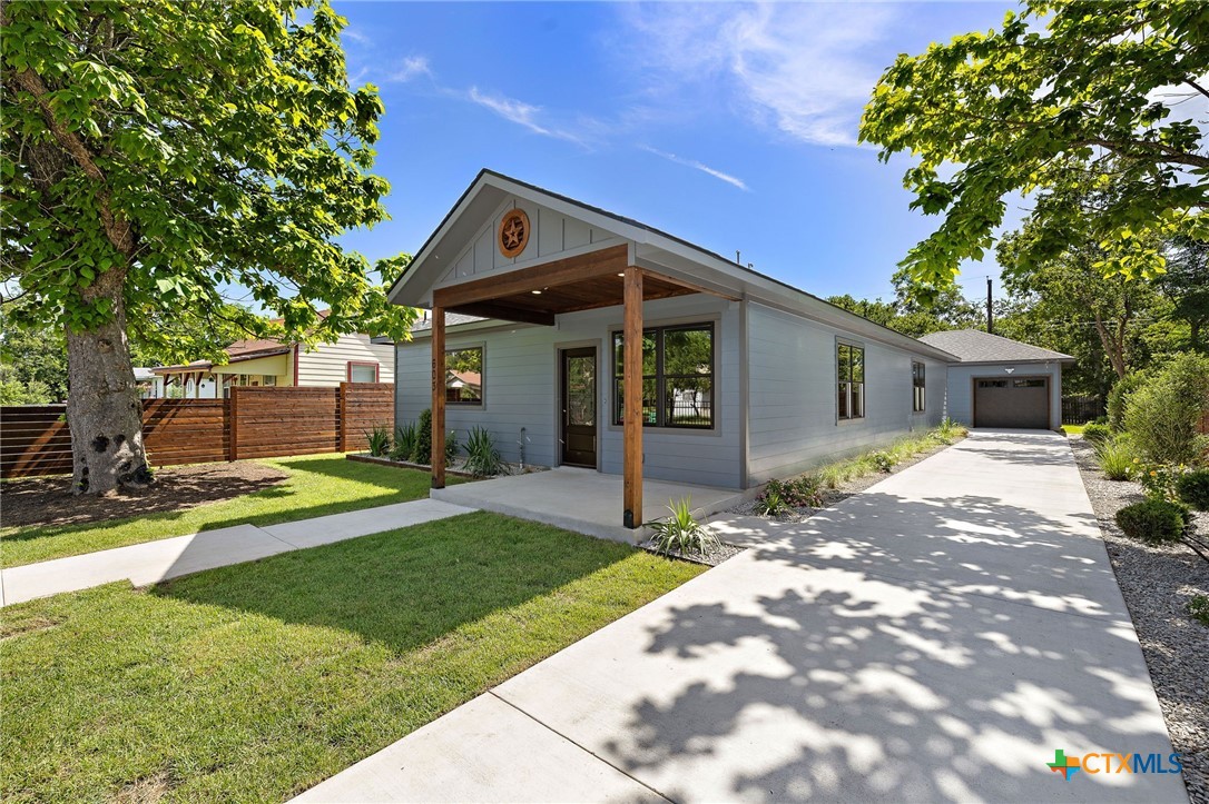 603 Maple Street Property Photo