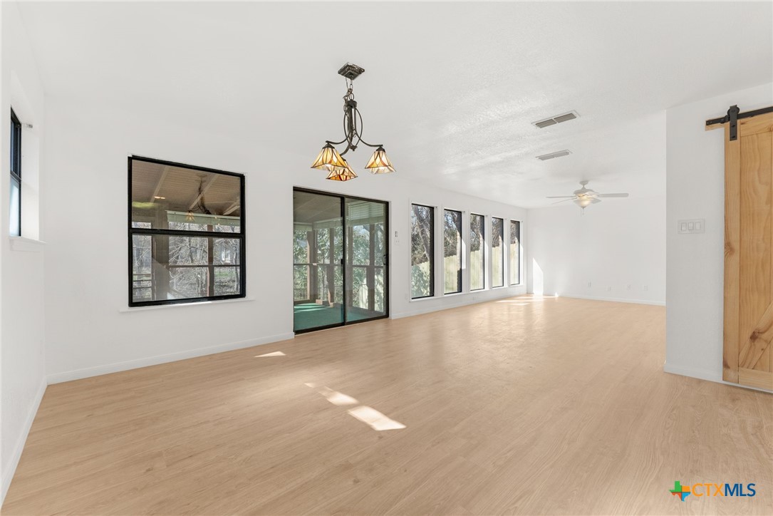 4003 River Oaks Circle Property Photo 6