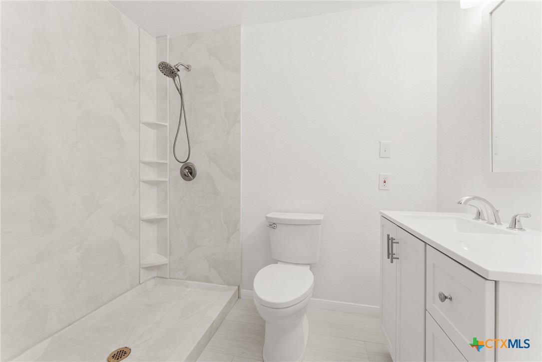 4003 River Oaks Circle Property Photo 13