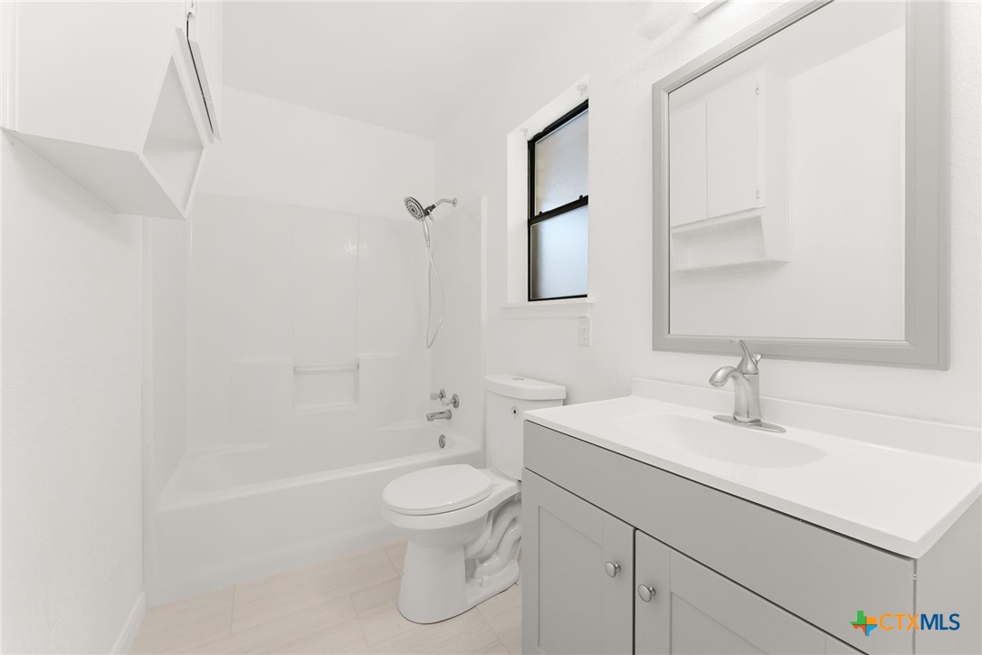 4003 River Oaks Circle Property Photo 17