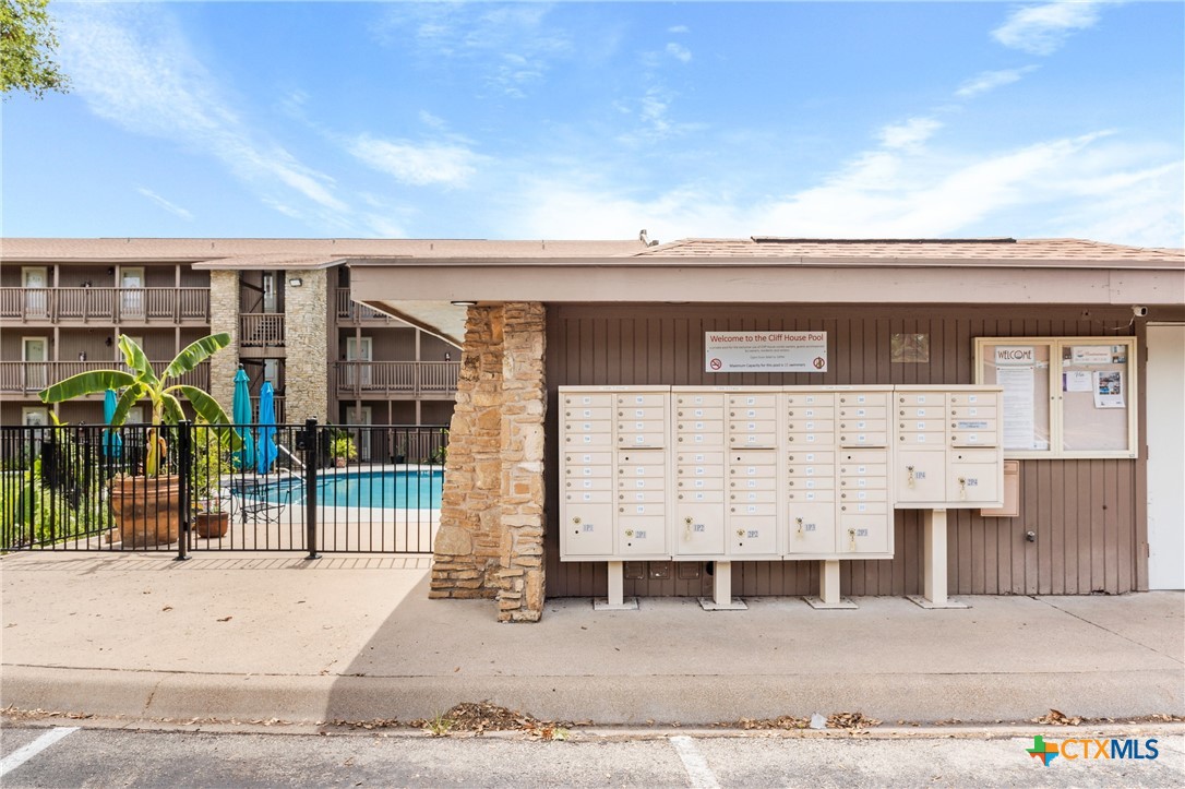 218 Cliffhouse Drive Property Photo 4