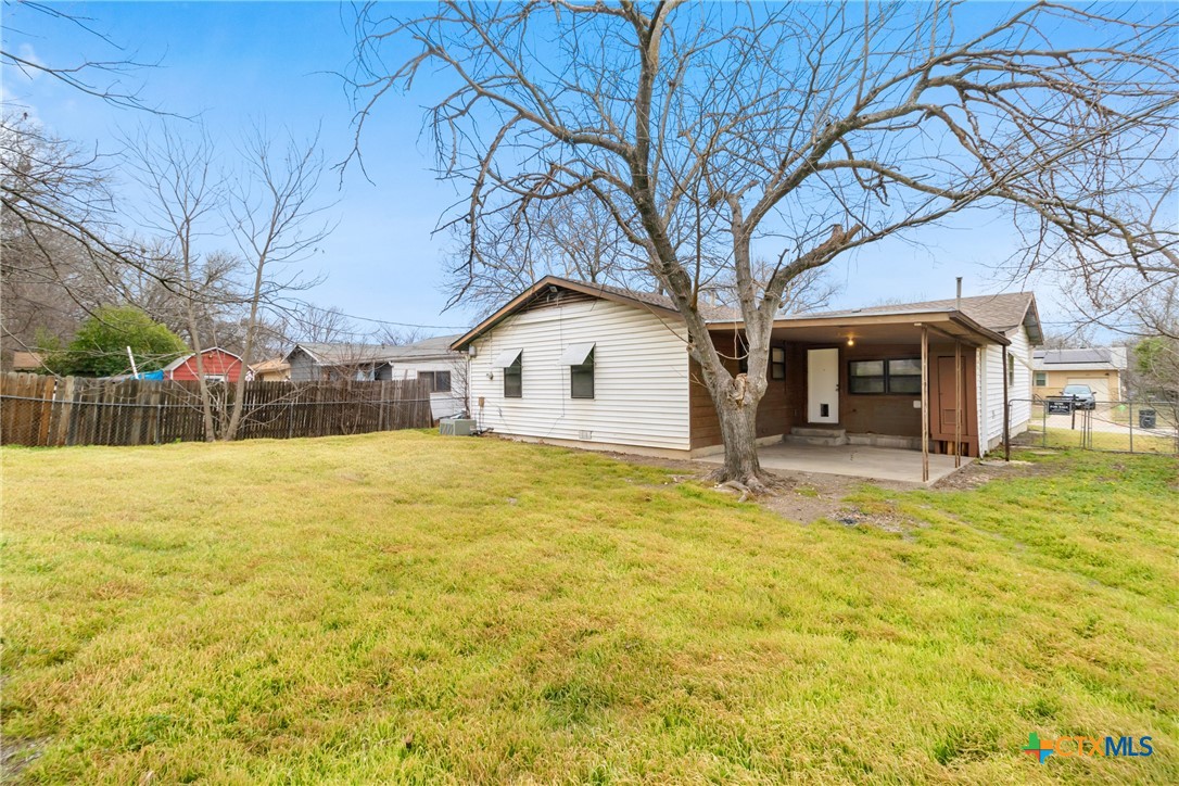 1006 San Antonio Street Property Photo 20