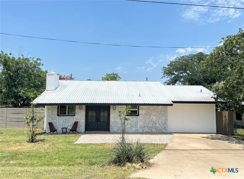 403 Hilldale Drive Property Photo 1