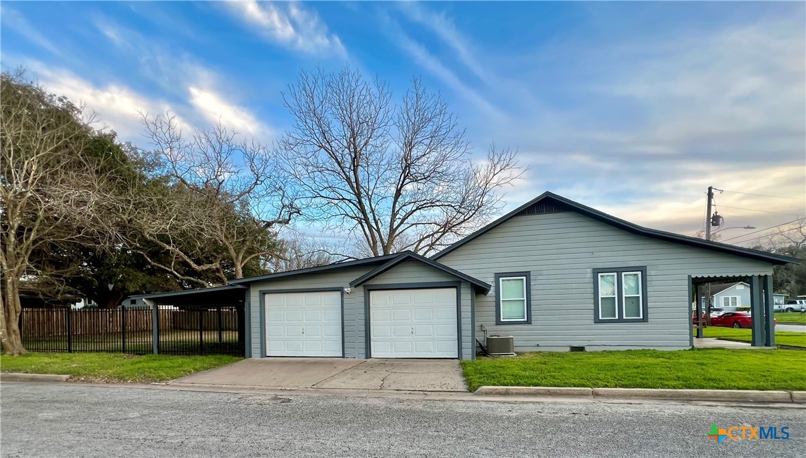 226 Smith Street Property Photo 5