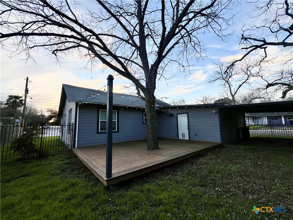 226 Smith Street Property Photo 9