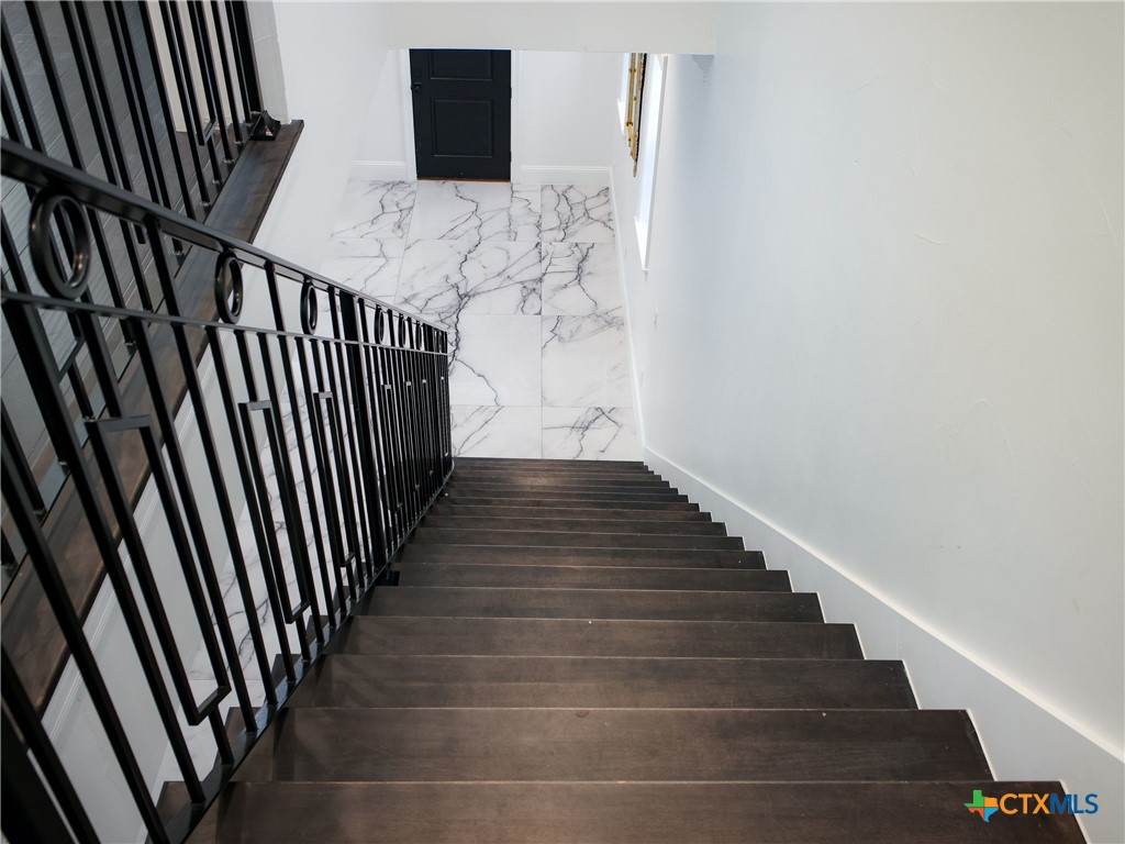 1077 W Mill Street Property Photo 30