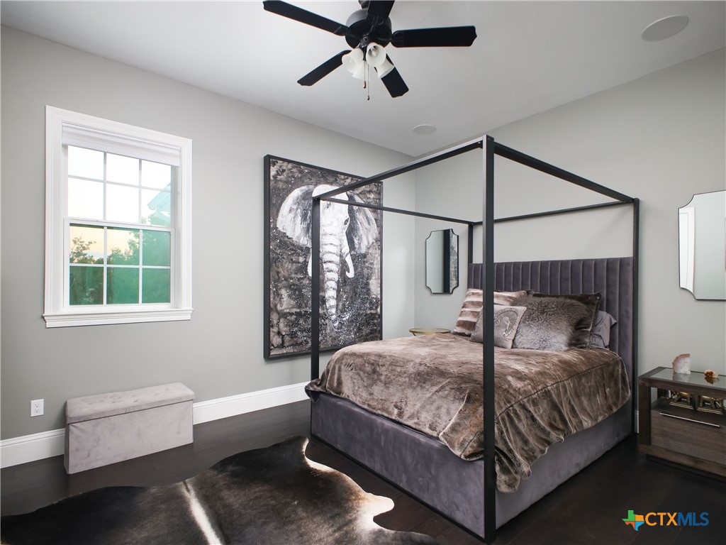 1077 W Mill Street Property Photo 40