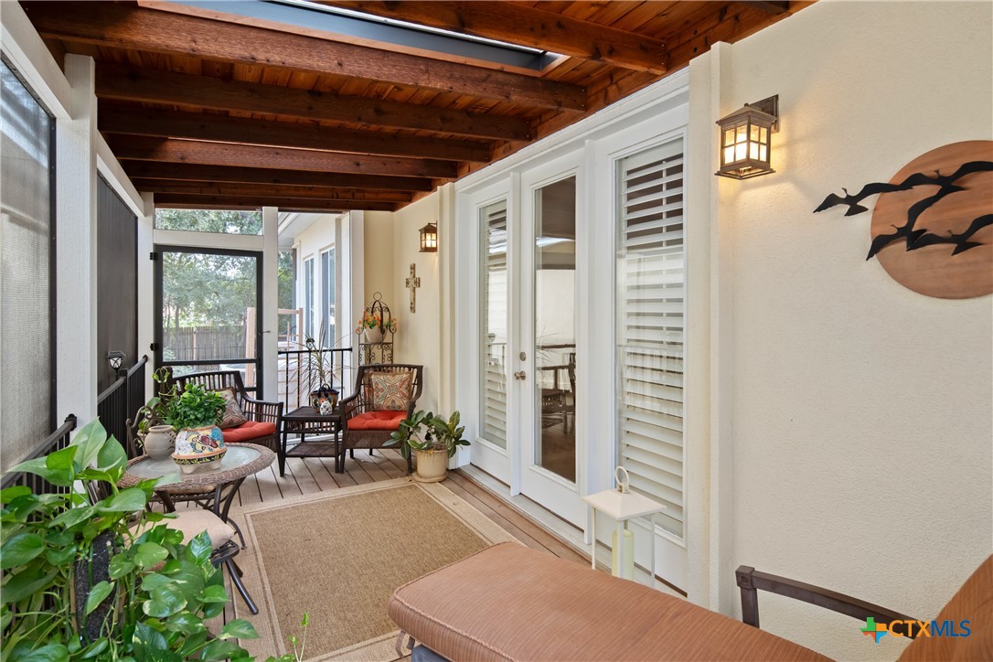 2216 Garden Court