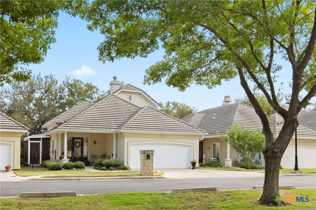2216 Garden Court Property Photo 2