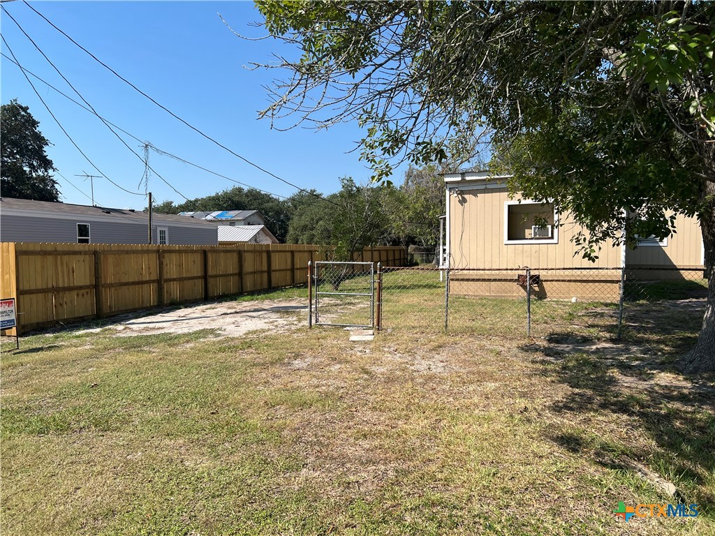 719 N Doughty Property Photo 1