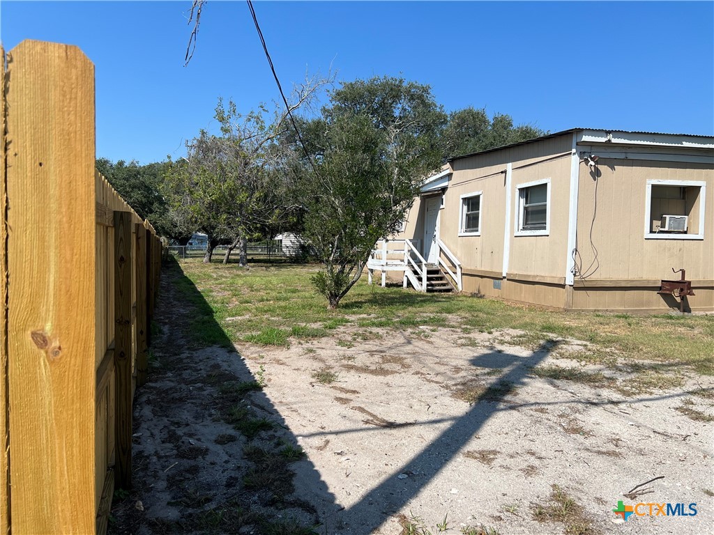 719 N Doughty Property Photo 3