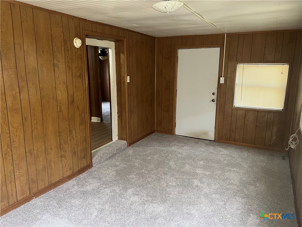 719 N Doughty Property Photo 8