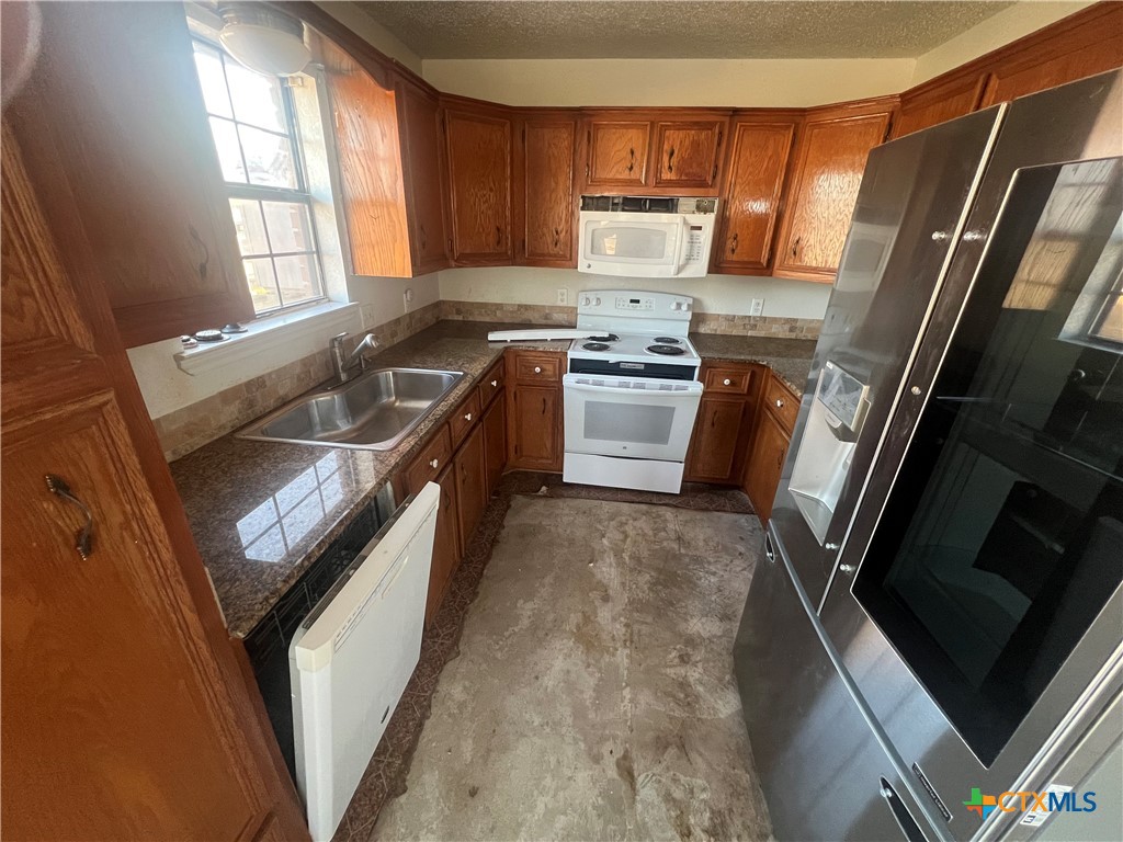 2302 Huckleberry Drive Property Photo 6