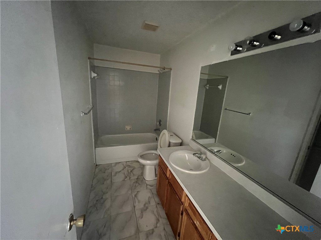 2302 Huckleberry Drive Property Photo 11