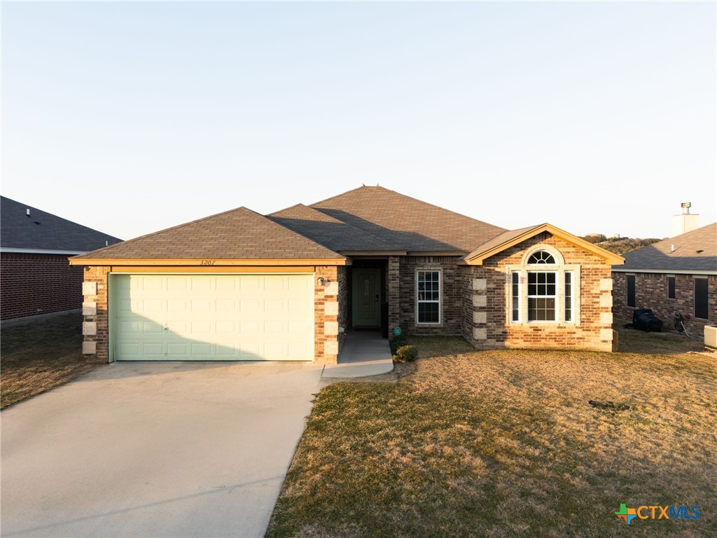 3207 Briscoe Drive Property Photo 1