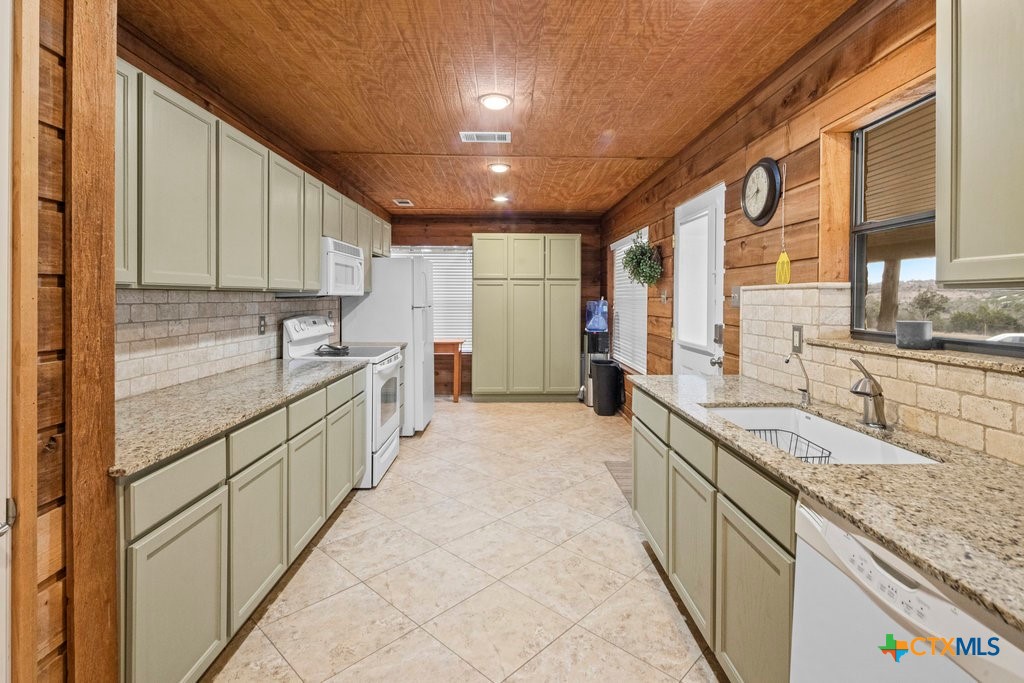 000 Ranch Road 165 Property Photo 24