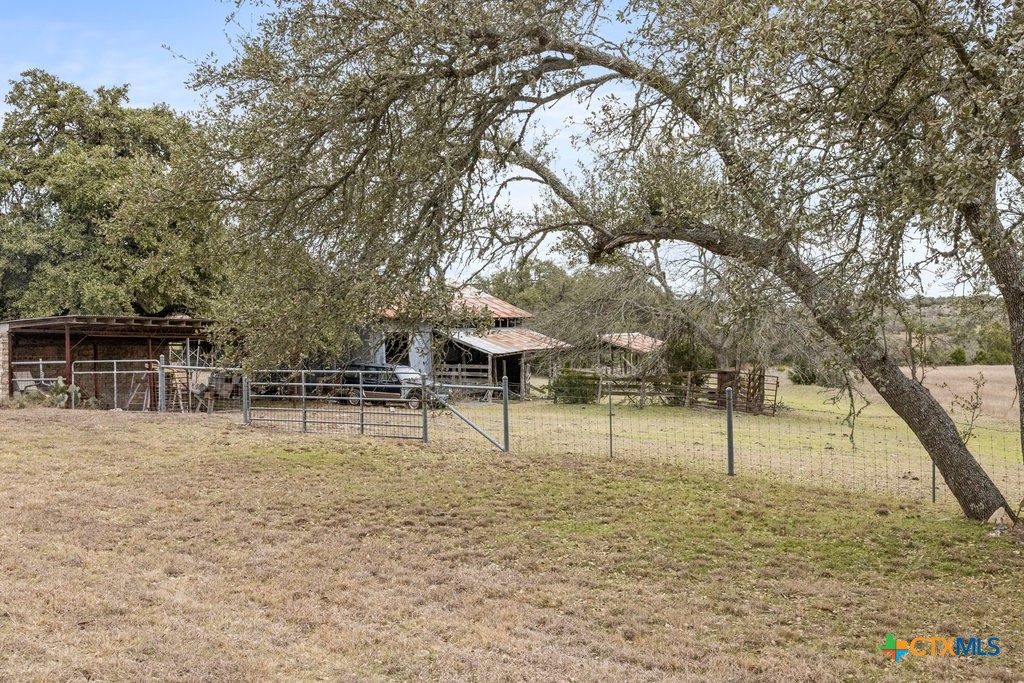 000 Ranch Road 165 Property Photo 27