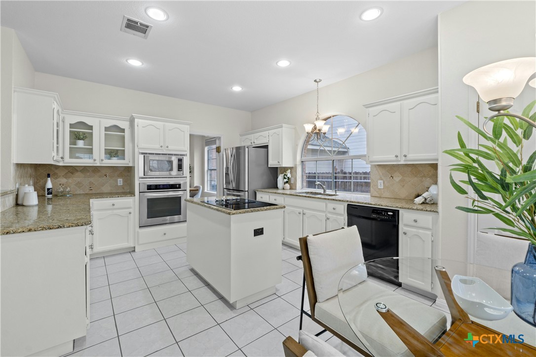 604 Cloud Court Property Photo 8