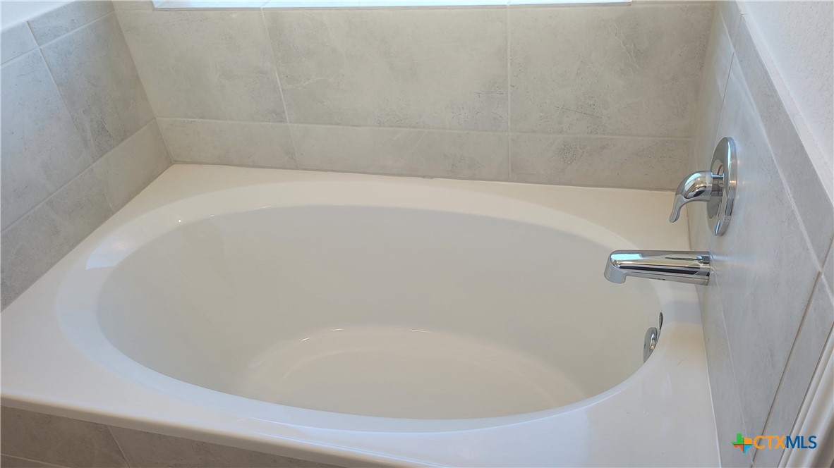 100 Perfect World Loop Property Photo 8