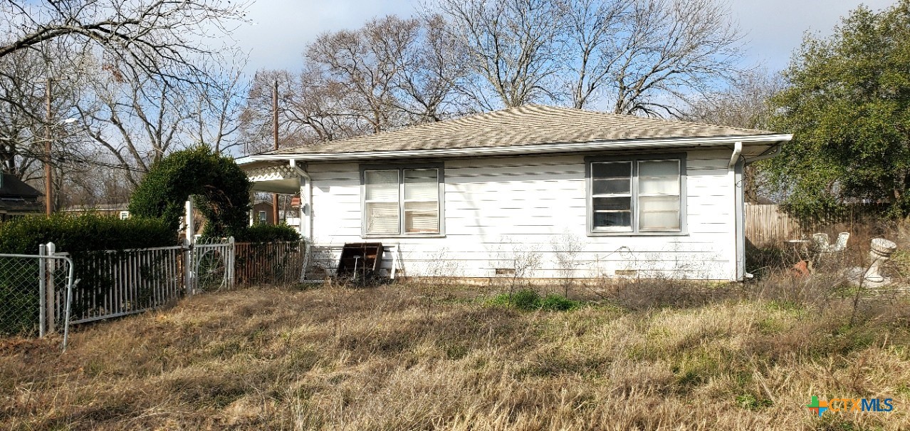 112 College Avenue Property Photo 5
