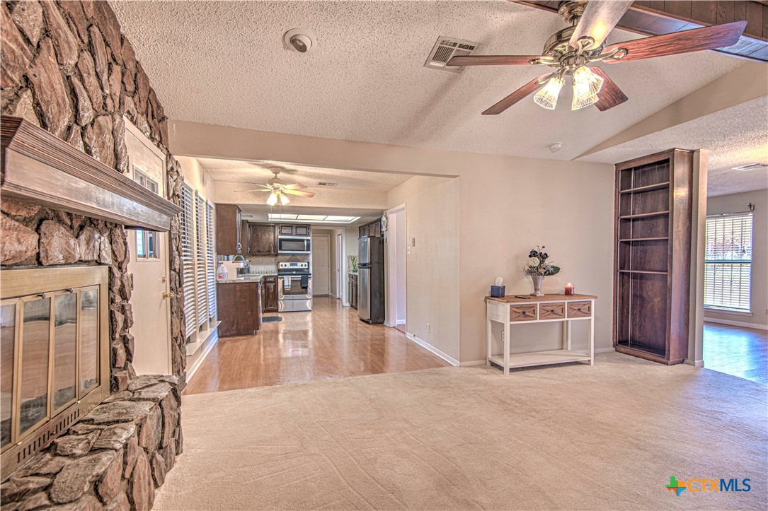 1128 Cedar Oaks Lane Property Photo 5