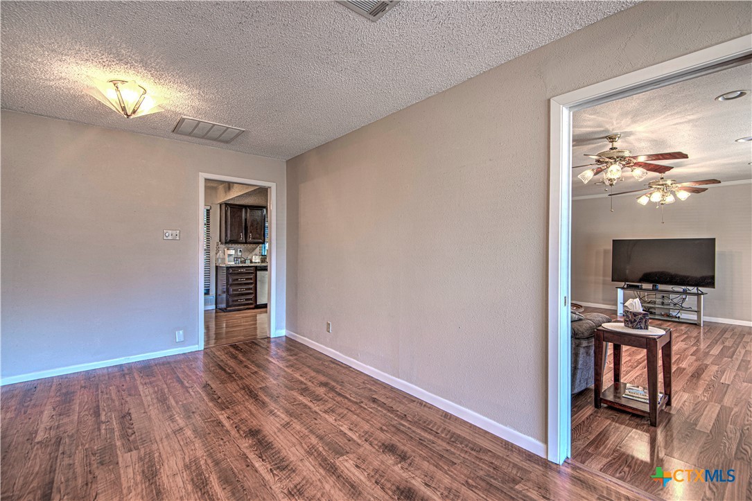 1128 Cedar Oaks Lane Property Photo 12