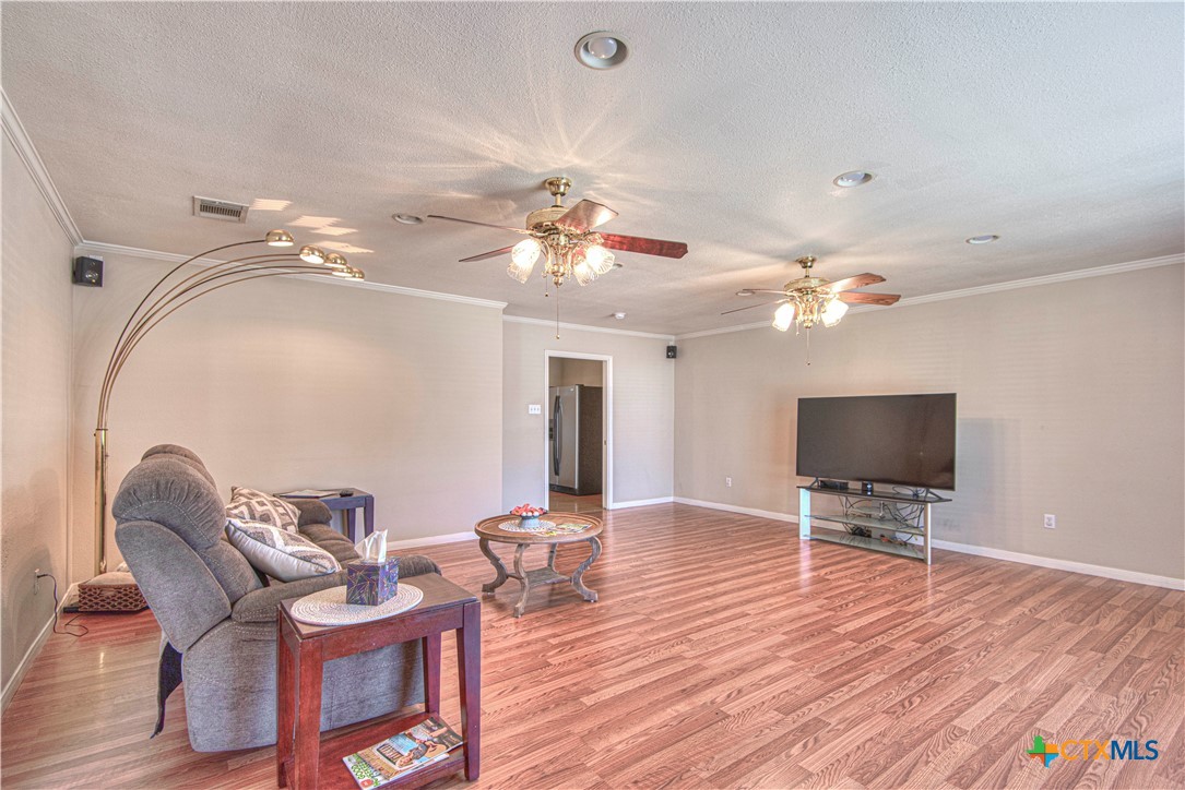 1128 Cedar Oaks Lane Property Photo 13