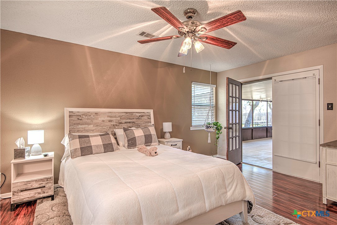 1128 Cedar Oaks Lane Property Photo 19