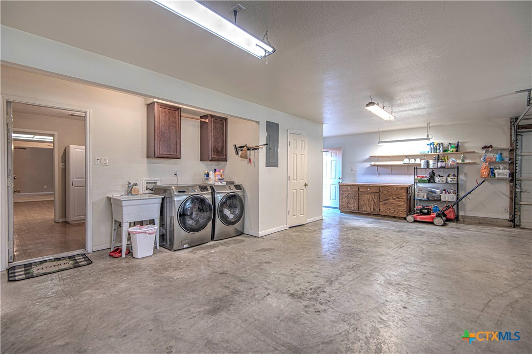 1128 Cedar Oaks Lane Property Photo 36