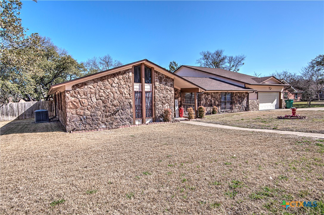 1128 Cedar Oaks Lane Property Photo 48