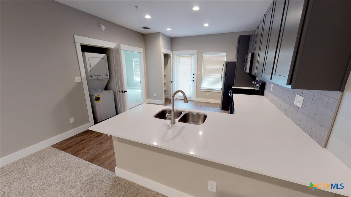 311 Craddock Avenue 203 Property Photo 5