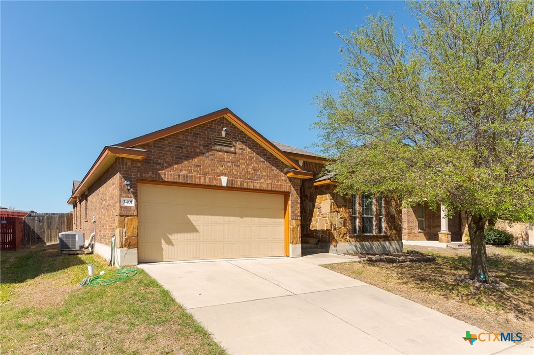 3401 Cricklewood Drive Property Photo 1